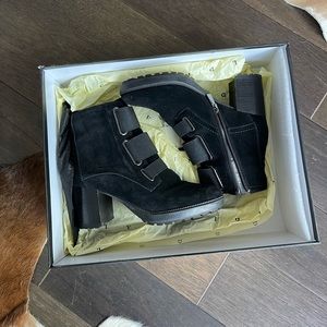 Valdini Waterproof Black Suede Boot